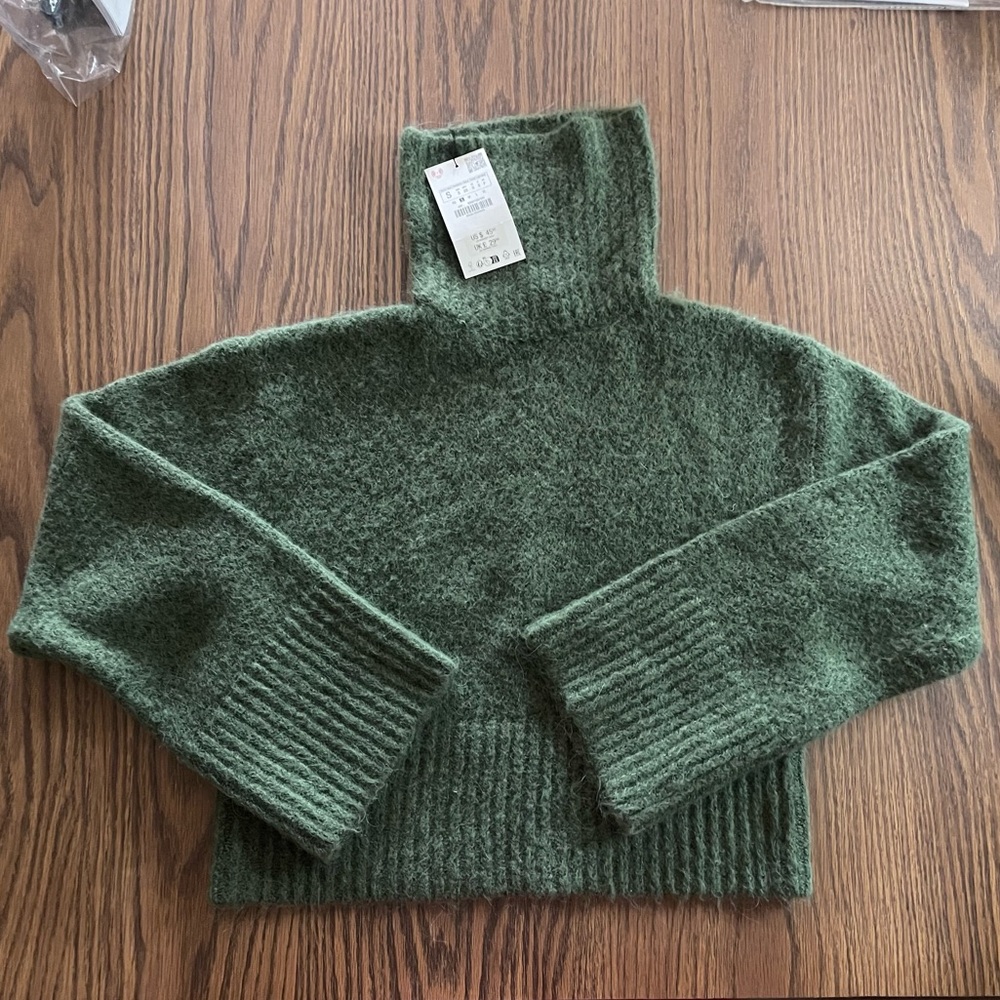 Zara Green Turtleneck Sweater